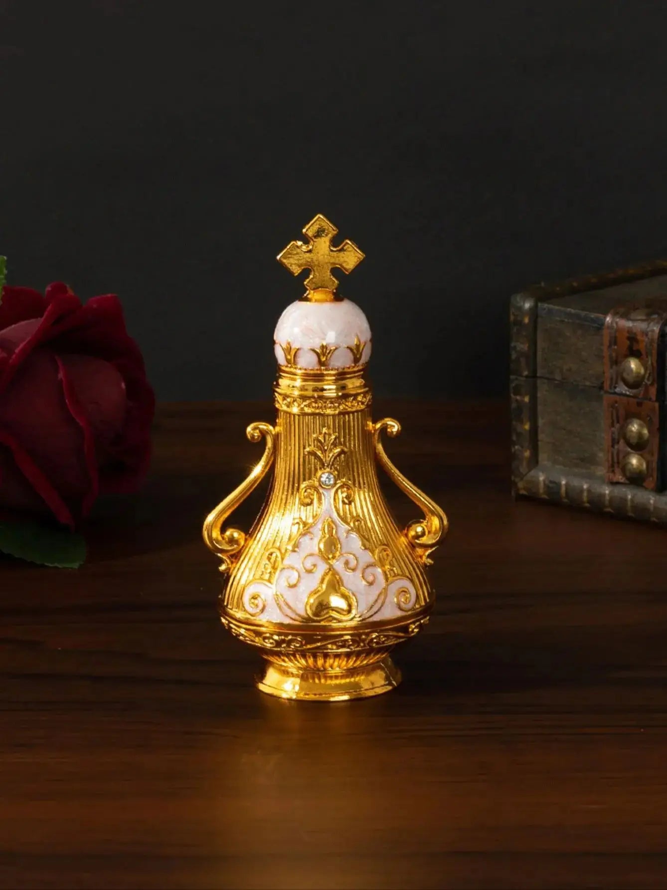 Middle East Dubai style cross glass perfume bottle beautifully decorated Dubai Arabian essential oil bottle empty perfume bottle